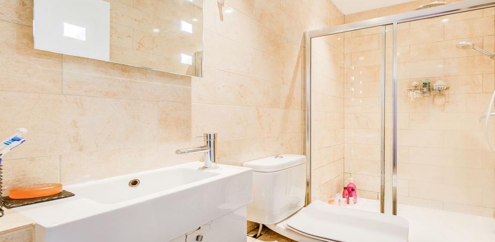 			1 Bedroom, 1 bath, 1 reception Bungalow			 Stanley Gardens, Willesden Green